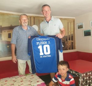 0F8EA8F3-849A-4024-8F35-BA196F65FE1F